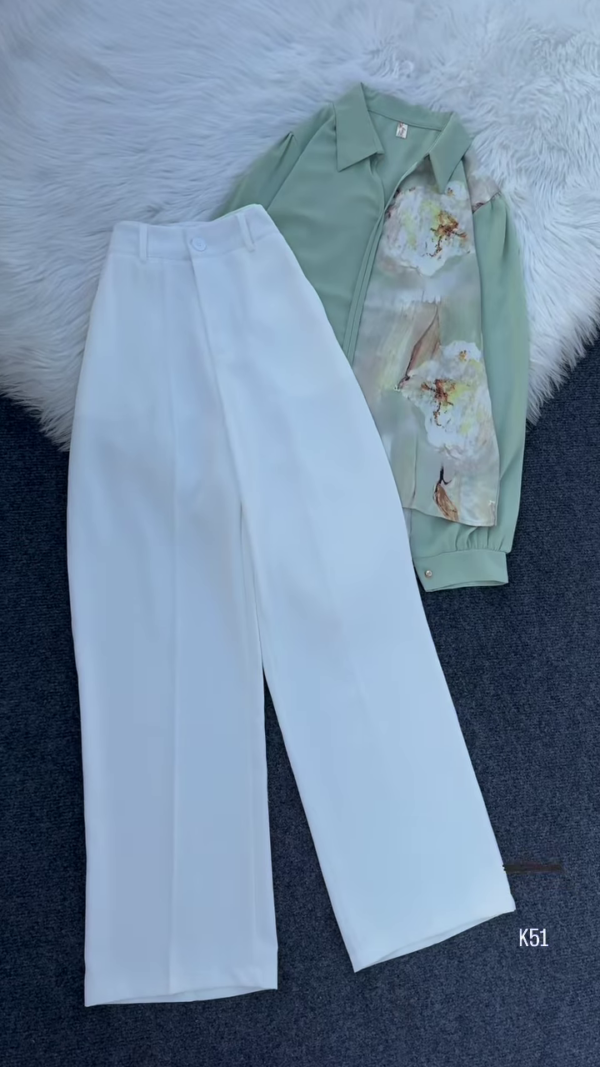 Elegant Floral Blouse & Wide-Leg Pants Set – Chic & Sophisticated