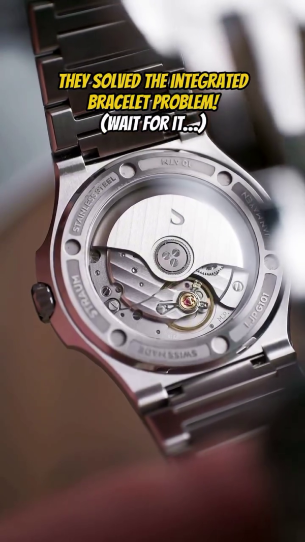Luxury Stainless Steel Watch – Emerald Dial Elegance - Image 3