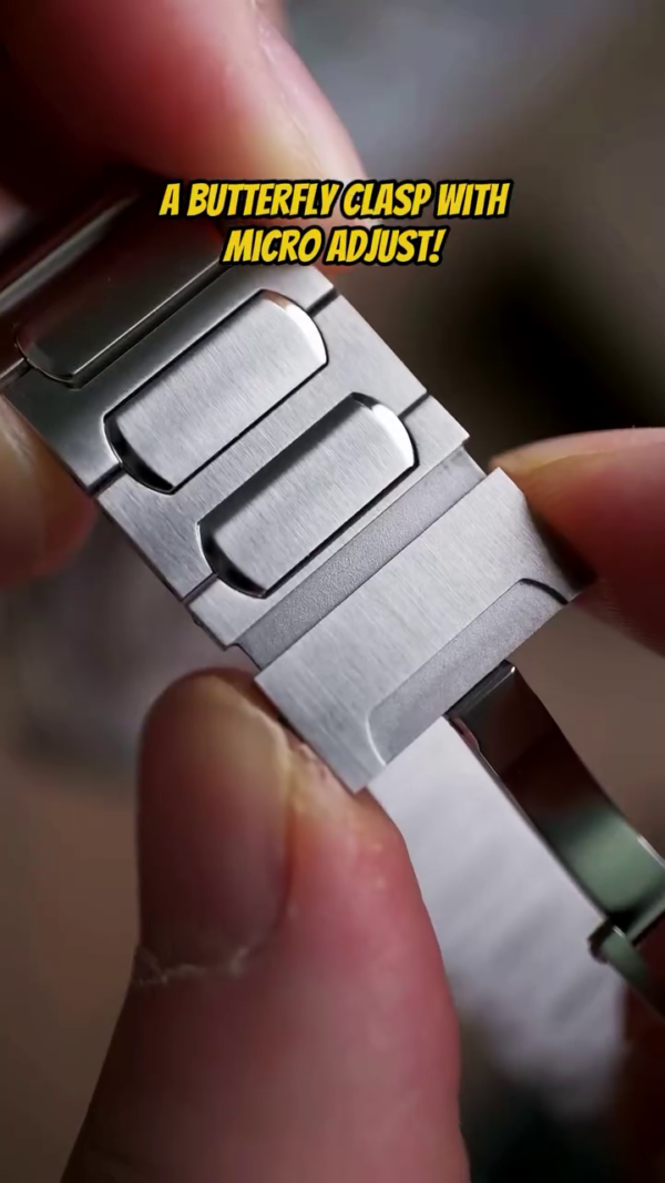 Luxury Stainless Steel Watch – Emerald Dial Elegance - Image 2