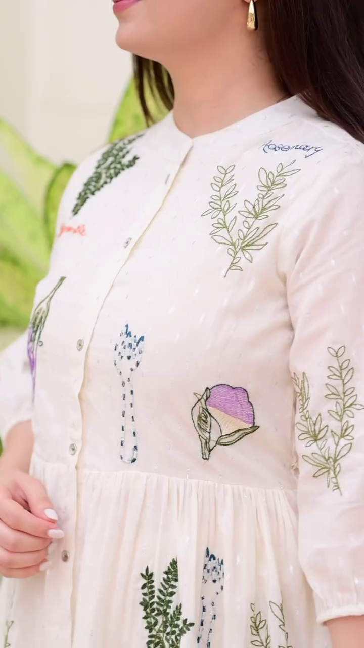 Women’s Cream Floral Embroidered Kurti with Matching Pants and Chain Strap Handbag – Ethnic Fusion Summerwear Edit - Image 4