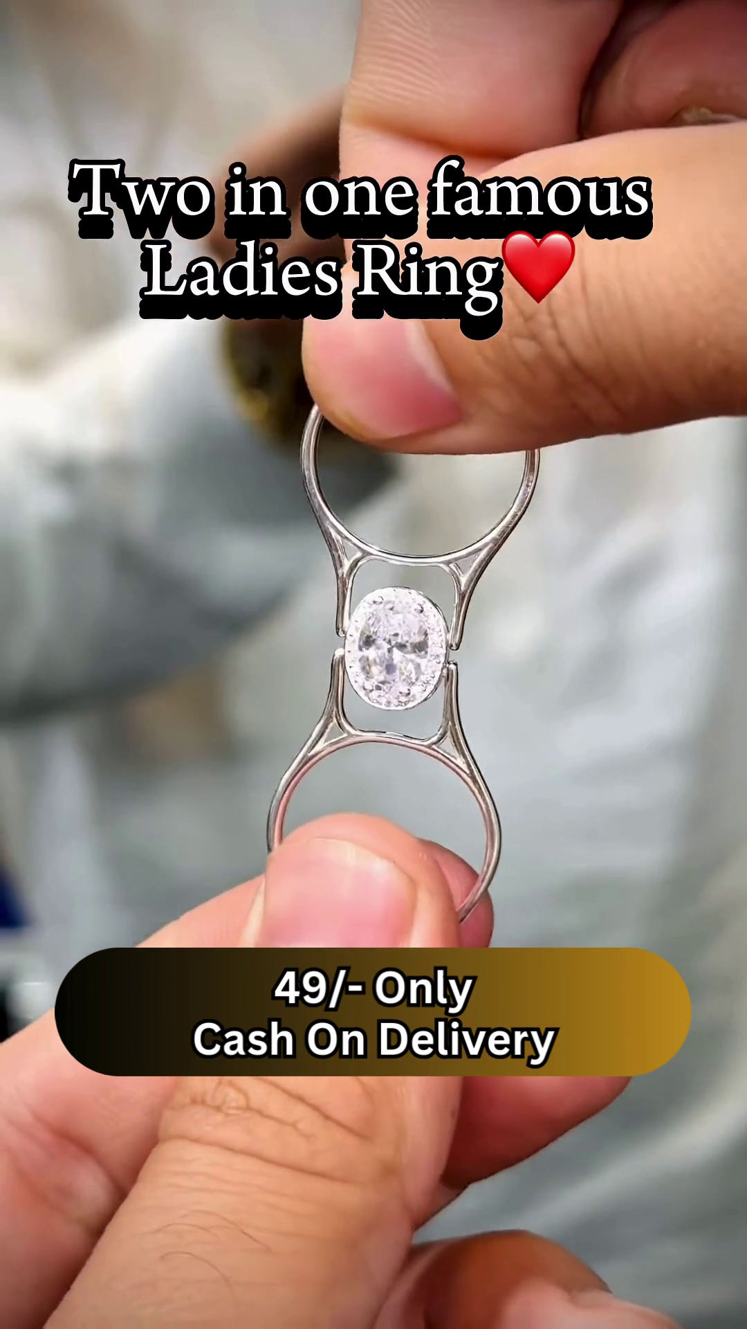 Elegant 2-in-1 Oval Cut Cubic Zirconia Solitaire Ring with Halo - Image 2