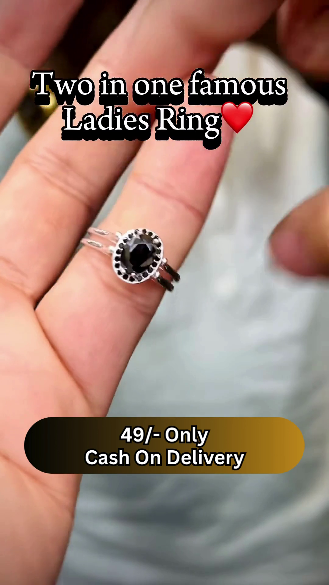 Elegant 2-in-1 Oval Cut Cubic Zirconia Solitaire Ring with Halo - Image 3